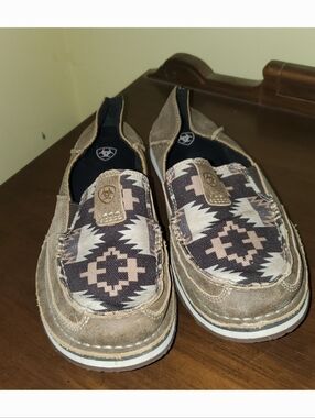 Ariat Cruiser Aztec Serape Slip On Shoes Sz 8.5